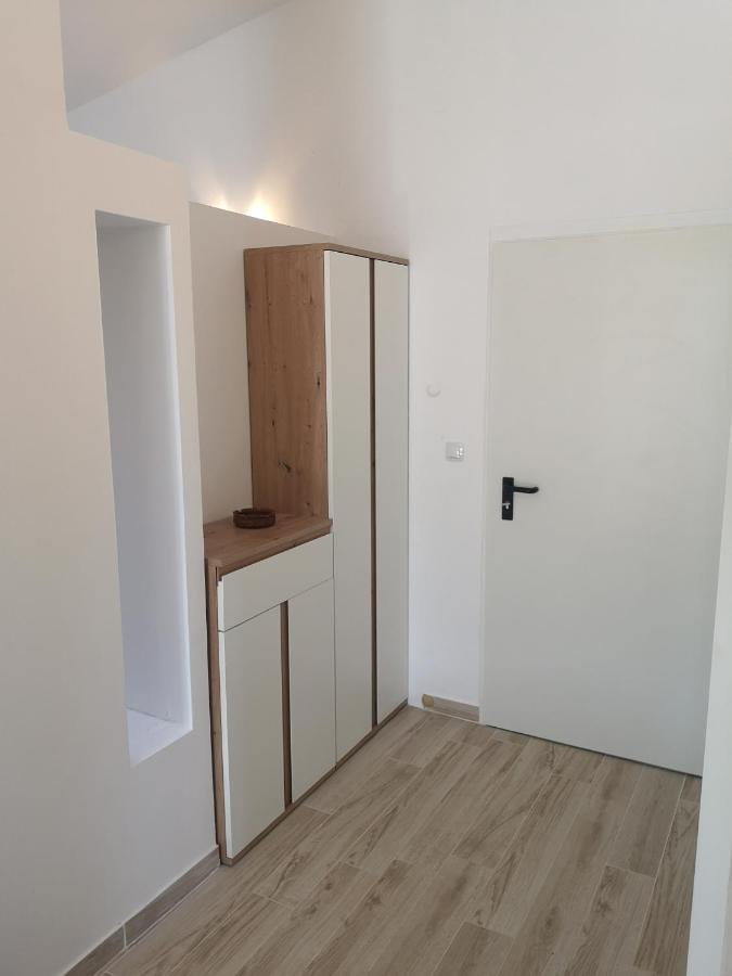 Apartment Nada 2 Malinska Exterior photo